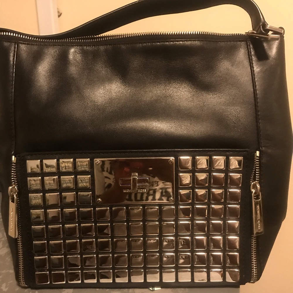 Aiuthentic Leather Micheal Kors shoulder bag